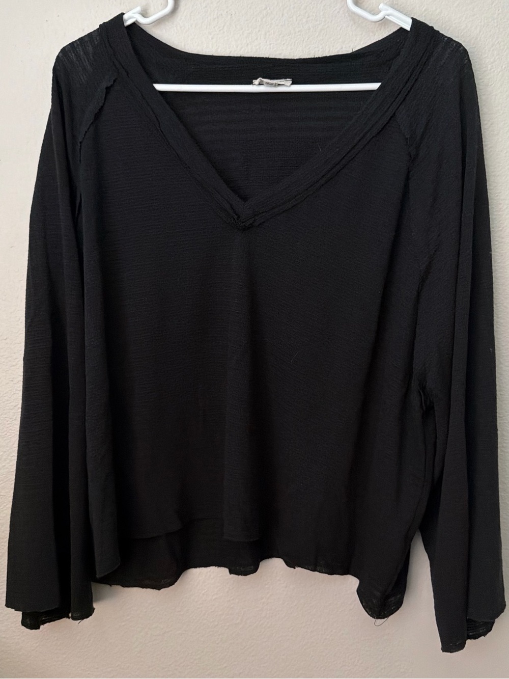 POL Relaxed Black V-Neck Long Sleeve Top M Transitional Layering Fall - Picture 2 of 5